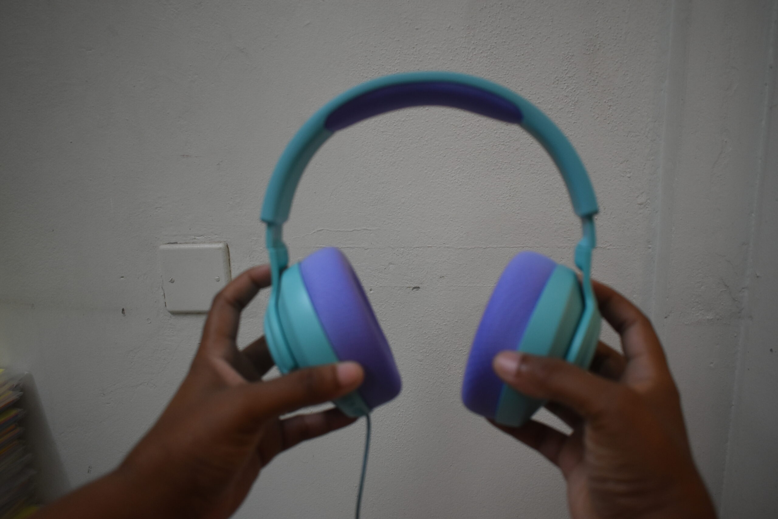 JBL Quantum - 100 M2 Headphones - Wireless, JBLQTUM100M2CYNAM, JBLQTUM100M2PURAM, JBLQTUM100M2WHTAM - Image 7